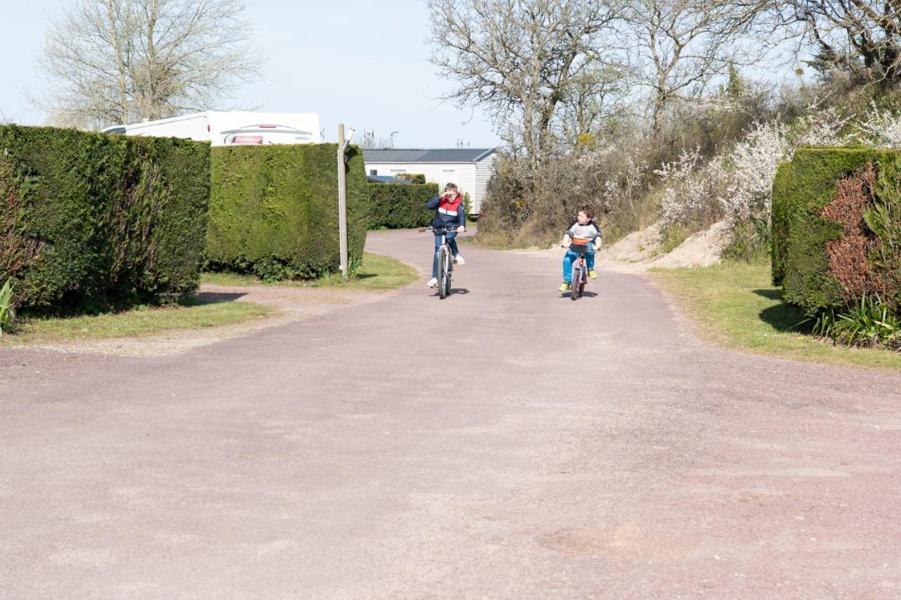 Saint-Lo-d'Ourville Camping Les Carolins מראה חיצוני תמונה